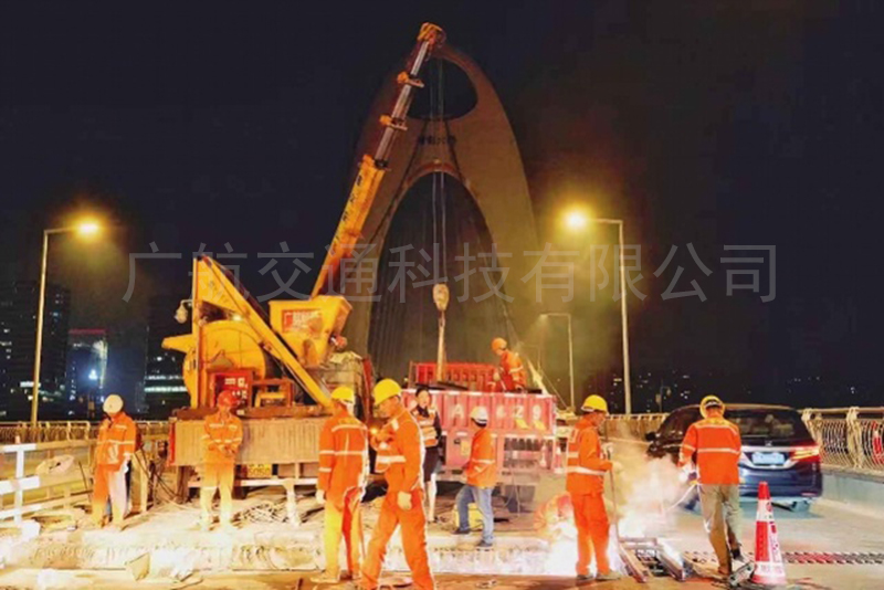 靜音橋梁伸縮縫.jpg 靜音橋梁伸縮縫.jpg